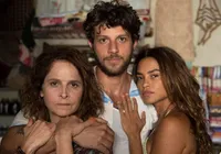 Atriz da Globo tem celular clonado e alerta sobre golpe