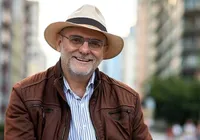 Autor Célio Turino lança livro que une poesia e pensamento histórico imagem