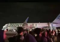 Avião atropela pedestre durante decolagem e voo é cancelado