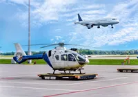 Avião com 168 pessoas a bordo quase colide com helicóptero nos EUA imagem