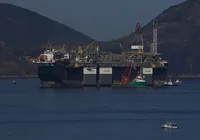 Barril de petróleo volta a superar US$ 100 pela primeira vez desde 2022 imagem