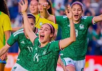 Brasil para na trave três vezes e perde amistoso para o México imagem