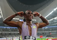 Brasileiro dá show, bate recordista mundial e leva ouro no atletismo