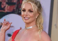 Britney Spears ofereceu lasanha a policiais ao ser presa por dirigir bêbada imagem