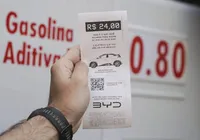 BYD faz surpresa e abastece 200 carros por R$ 0,80 o litro; entenda