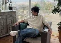 Cantor cancela turnê ao ser condenado por estuprar as filhas