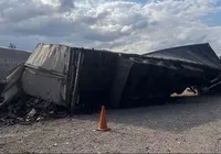 Carga de azeite para o Brasil tomba e é saqueado na Argentina