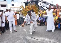 Carlinhos Brown abre Arrastão da Quarta de Cinzas com entrega de padê