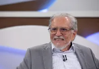 Carlos Alberto de Nóbrega é internado e passa por exames