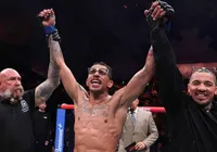 Carlos Prates vence nº 1 e se aproxima do cinturão no UFC