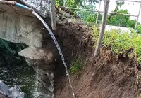 Chuvas causam desmoronamento de parte de ponte no interior da Bahia