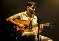 Clássicos de Djavan e Chico invadem o Teatro Gamboa