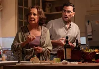 Com 8 episódios, essa série nova da Netflix é ideal para esta quinta imagem