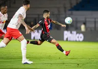 Com gol de goleiro, Vitória perde para Bragantino por 2 a 0