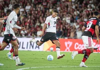 Com polêmicas de arbitragem, Vitória perde para o Flamengo no RJ