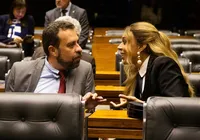 Contrariados, Érika Hilton e Guilherme Boulos ficam no PSOL imagem