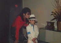 Diretor detona filme de Michael Jackson e afirma: “Pior que Epstein” imagem