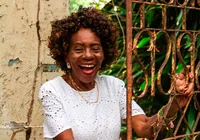 Dona Salvadora emociona Salvador em show gratuito de despedida