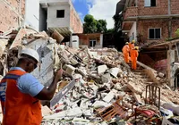 Doze famílias seguem desabrigadas após desabamento em Salvador