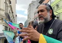 Ele está de volta! Padre Kelmon anuncia que será candidato imagem