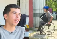 Entregador cadeirante viraliza ao mostrar rotina de trabalho por app