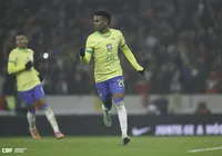 Estêvão viaja para tratamento relâmpago com foco na Copa do Mundo