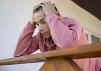 Estresse na adolescência pode causar mudanças permanents no cérebro imagem