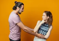 Estudo revela que homens performáticos afastam 74% das mulheres imagem