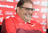 Ex-Bahia, Guto Ferreira tem início fantástico e já lidera a Série B com time goiano imagem