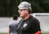 Ex-Vitória revela que ajudou Felipão a montar tática do penta em 2002