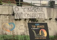 Faixas com ameaças e protestos são vistas nos arredores da Fonte Nova