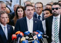 Flávio Bolsonaro critica redução na jornada de trabalho: "Inoportuna" imagem