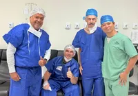 Flávio Bolsonaro passa por duas cirurgias em hospital de Brasília