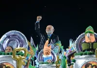 Frentes parlamentares repudiam desfile que homenageou Lula: "Escárnio" imagem