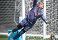 Goleiro do Fluminense se torna o jogador mais velho a atuar pela Copa Libertadores imagem