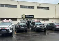 Guarda Municipal mata esposa na frente da filha após vê-la fazendo as unhas imagem