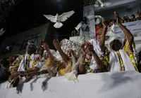 História do Ilê Aiyê: livro reúne mais de 200 composições do bloco afro