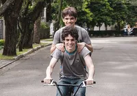 Hoje eu quero voltar sozinho ganha nova versão dez anos após o filme imagem