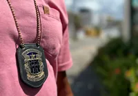 Homem ameaça exterminar família da ex e acaba preso com drogas e dinamite imagem