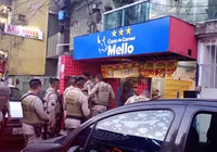 Homem armado com faca invade açougue e causa pânico em Pernambués