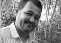 Homem morre afogado ao tentar salvar esposa em praia da RMS