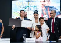 Ídolo do Vitória, Osvaldo recebe título de Cidadão Soteropolitano