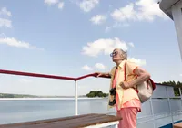Idosos podem viajar de graça em lanchas e navios; saiba como imagem