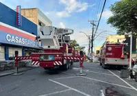 Incêndio de grandes proporções atinge loja no centro de Feira de Santana