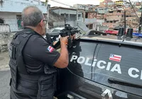 Irmãos são presos por série de roubos na orla de Salvador