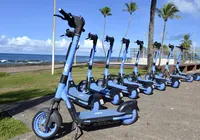 Irmãos usam patinetes elétricos para cometer roubos na orla de Salvador