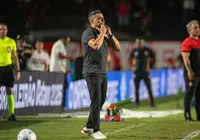 Jair Ventura dribla 17 desfalques no Vitória e exalta base: "Reinventar" imagem