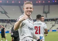 Jogador do Vitória marca gol no último lance e elimina Santos do Paulistão imagem