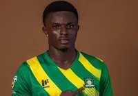 Jogador morre após ser baleado na cabeça em ataque contra ônibus de time