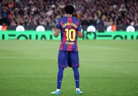 Joia do Barcelona sofre lesão e corre contra o tempo para disputar Copa do Mundo imagem